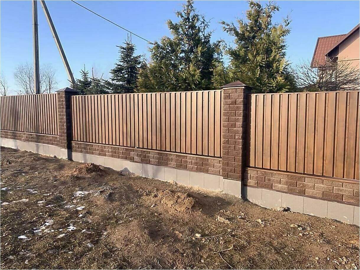 Забор из профлиста НС-21 цвет Printech темное дерево фото7 в Бежецке