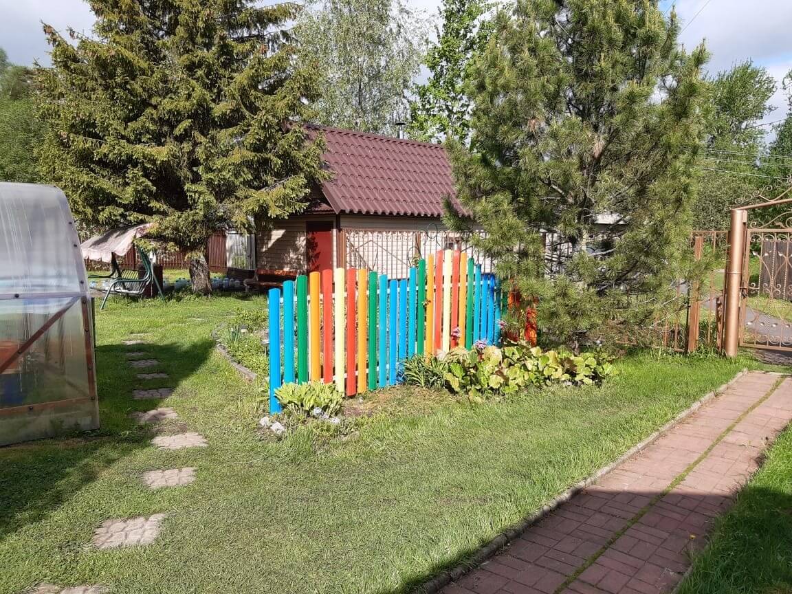 забор из разноцветного штакетника односторонний фото2 в Бежецке