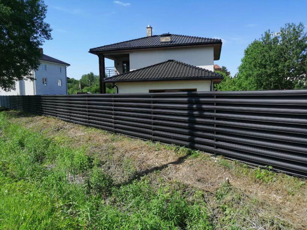 забор из штакетника Черный Стальной Бархат фото4 в Бежецке