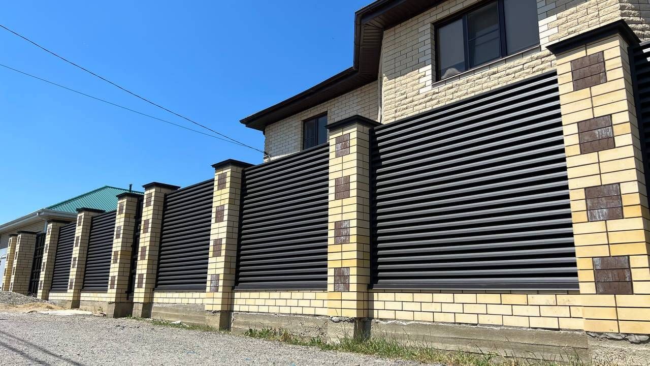 Забор-жалюзи 45м RAL8019 Темный Шоколад матовый в Бежецке