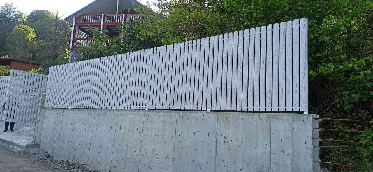 Забор из штакетника 41м в оттенке под дерево Беленый Дуб 2xPrintech двусторонний фото 9 в Бежецке
