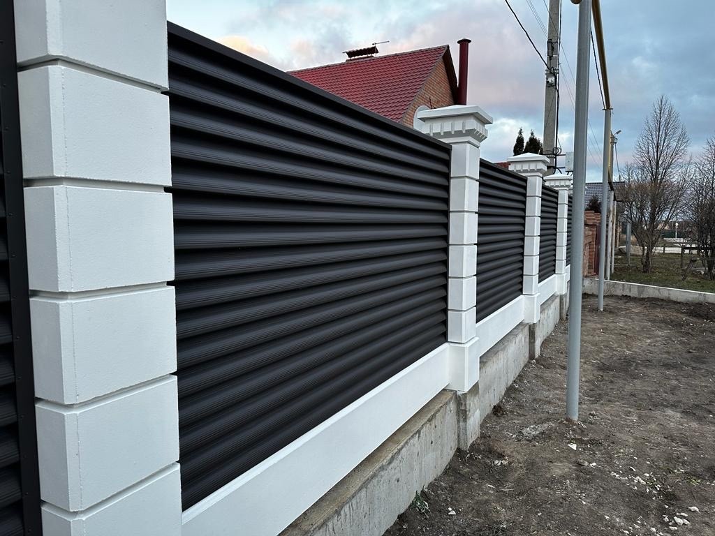 Забор из ламелей Еврожалюзи 35м RAL8019/8019 Темный Шоколад двусторонний MATTE в Бежецке