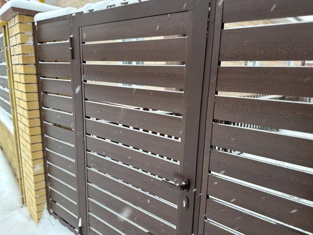 Забор-ранчо из металлопланкена 34м Мореный Дуб Printech фото 1 в Бежецке