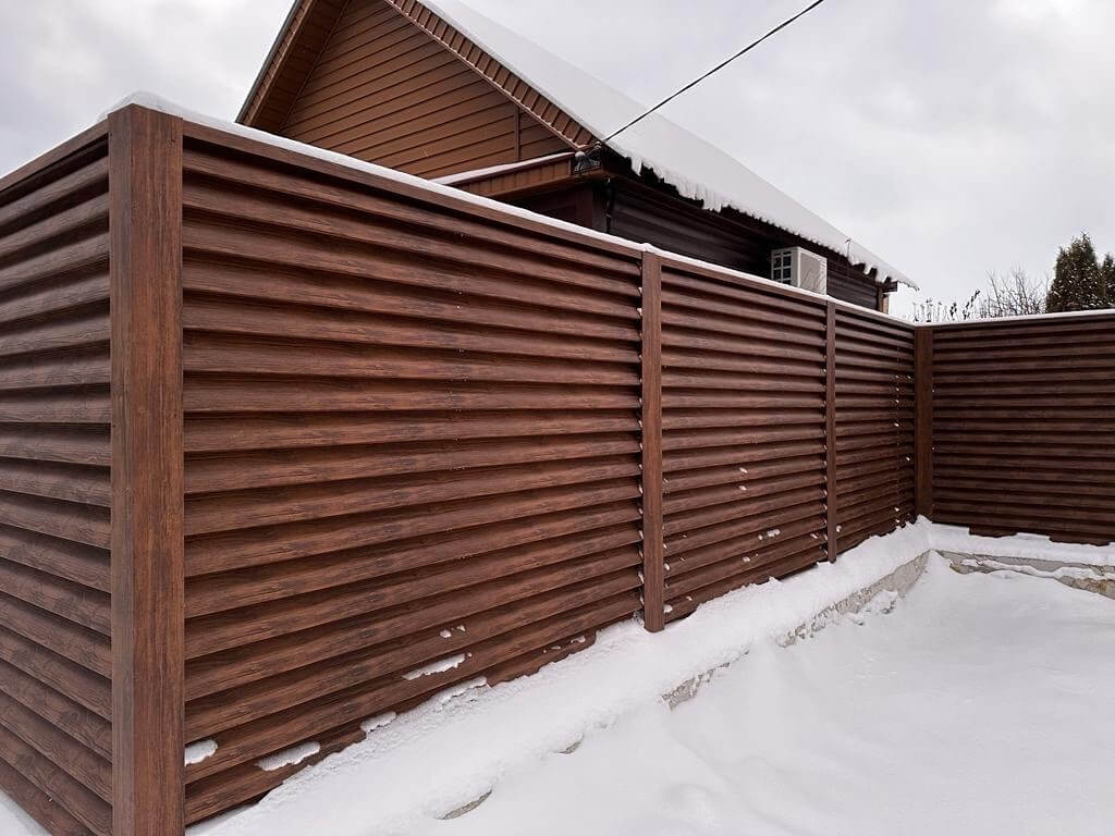 Забор-жалюзи из ламелей еврожалюзи 43м Каштан Printech фото 5 в Бежецке