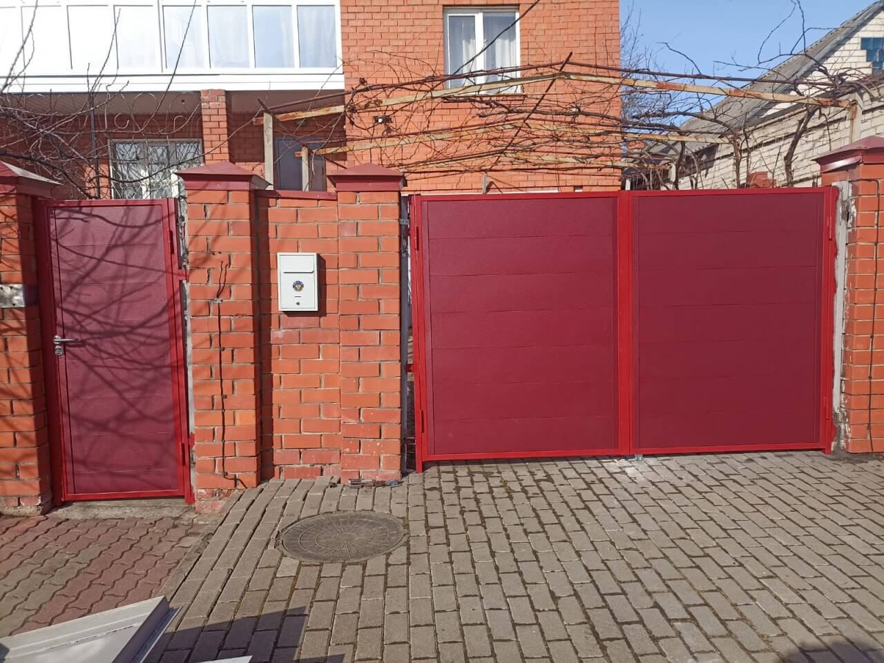 Ворота и калитка из металлопланкена 4м RAL3005 Красное Вино, Стальной Бархат в Бежецке
