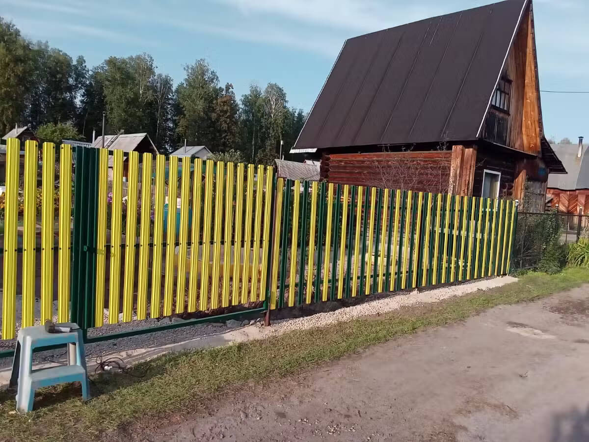 Забор из евроштакетника 13м RAL1018 Желтый фото 3 в Бежецке