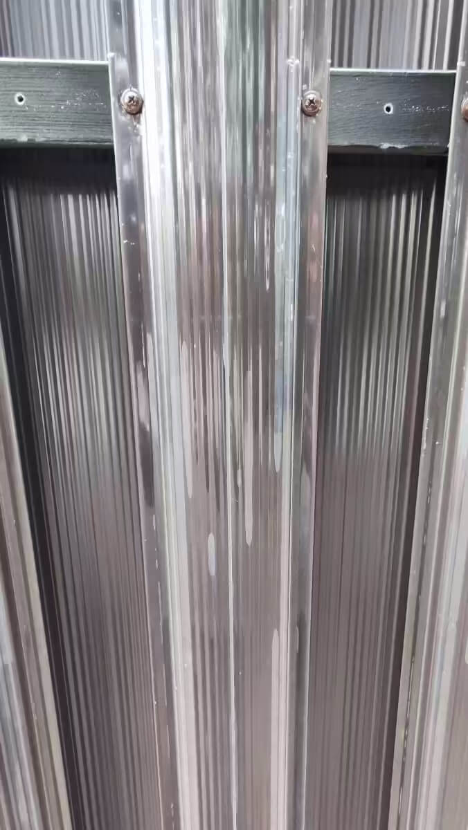 Забор из евроштакетника 22м RAL8019/8019 Темный Шоколад двусторонний фото 3 в Бежецке