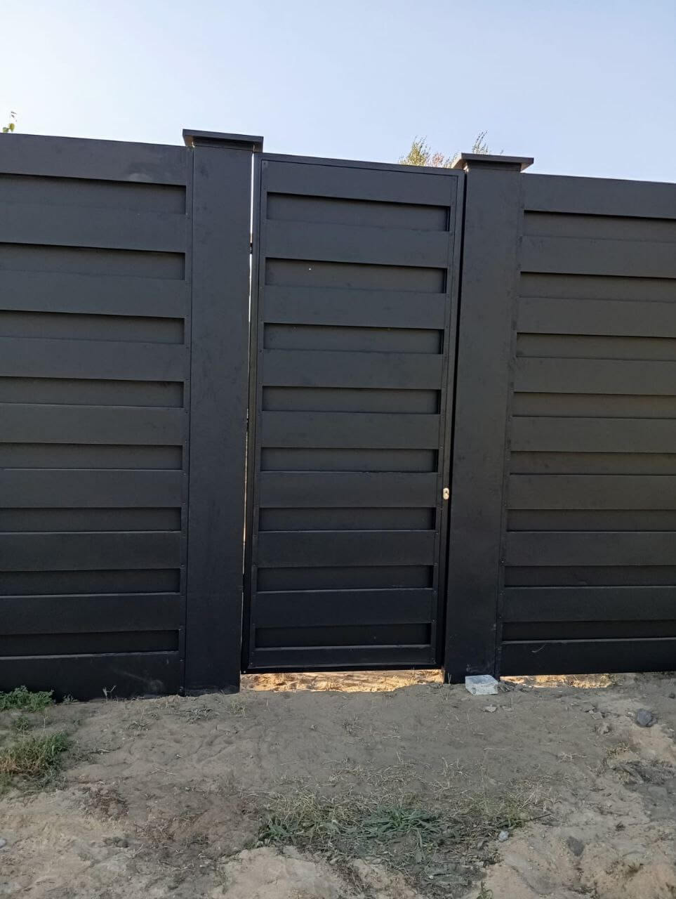 Забор-ранчо из металлопланкена 37м RAL9005 Черный МАТТЕ фото 3 в Бежецке