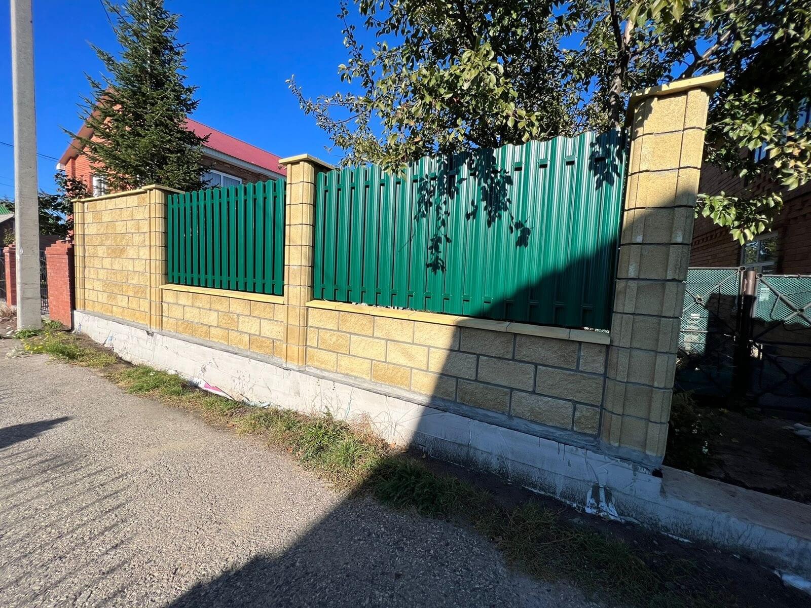 Забор из евроштакетника 22м RAL6005/6005 Зеленый Мох двусторонний фото 4 в Бежецке