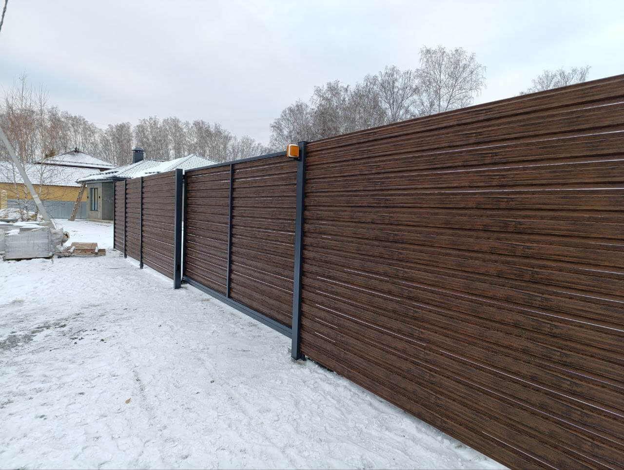 Забор-ранчо из евроштакетника 58м Темный Каштан 3D Принтек фото 1 в Бежецке