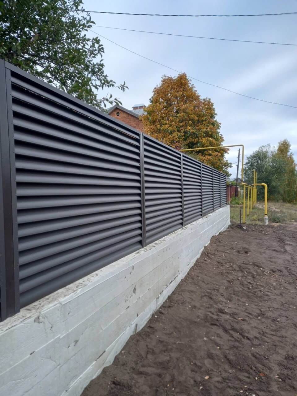 Забор из ламелей еврожалюзи 34м RAL8019/8019 Темный Шоколад двусторонний МАТТЕ в Бежецке