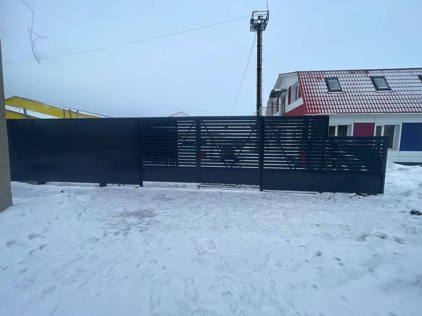 Забор-ранчо из металлического планкена 11м RAL7024 Серый Графит фото 2 в Бежецке