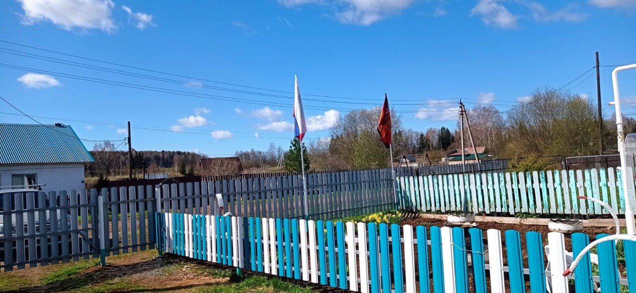 Забор из евроштакетника 16м RAL5021 Морская Волна, RAL9003 Белый фото 3 в Бежецке