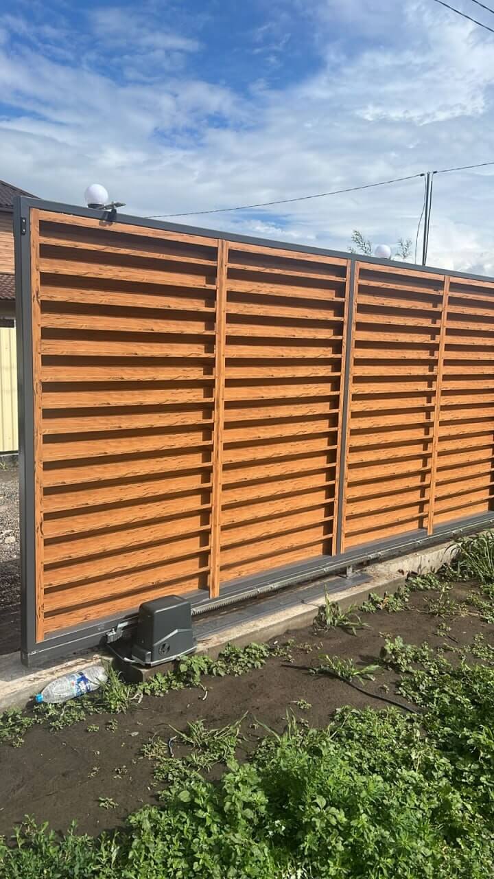 Забор-жалюзи из ламелей Хай-Тек 57м Кипарис 2xPrintech двусторонний фото 1 в Бежецке
