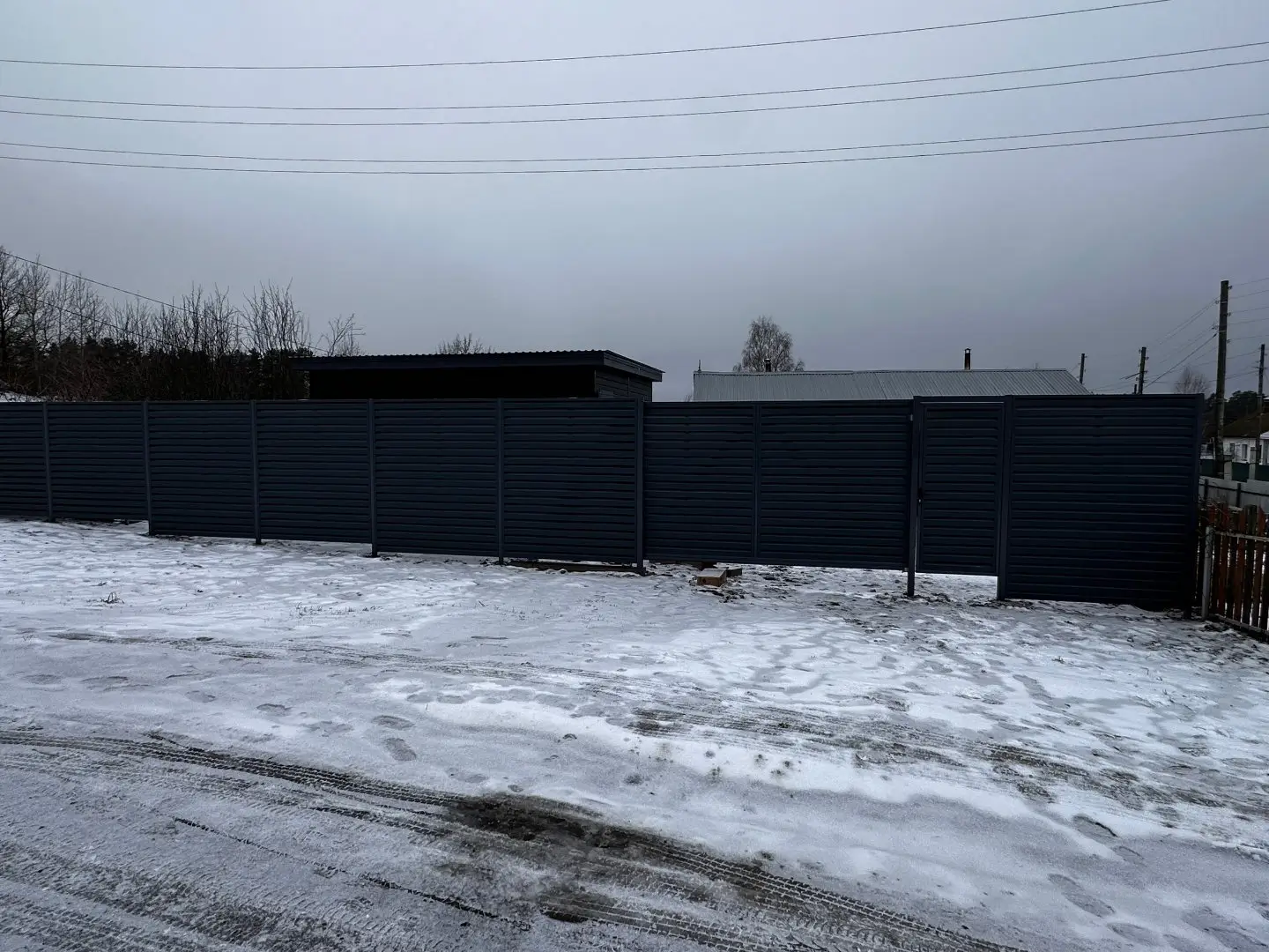 Забор-жалюзи из ламелей Хай-Тек 20м RAL7024/7024 Серый Графит двусторонний МАТТЕ фото 1 в Бежецке