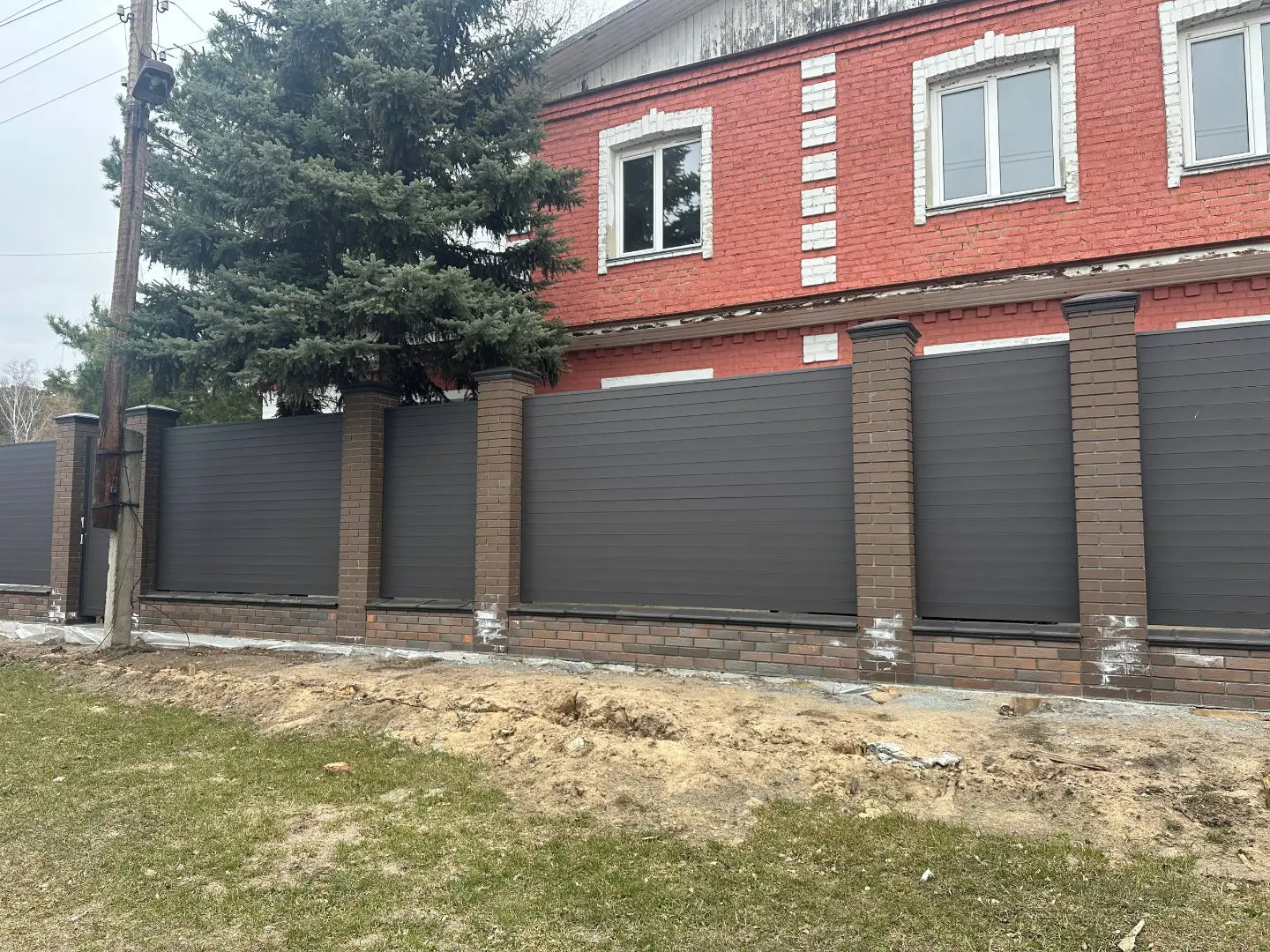 Забор-ранчо из металлического планкена 28м RAL8019 Темный Шоколад МАТТЕ в Бежецке