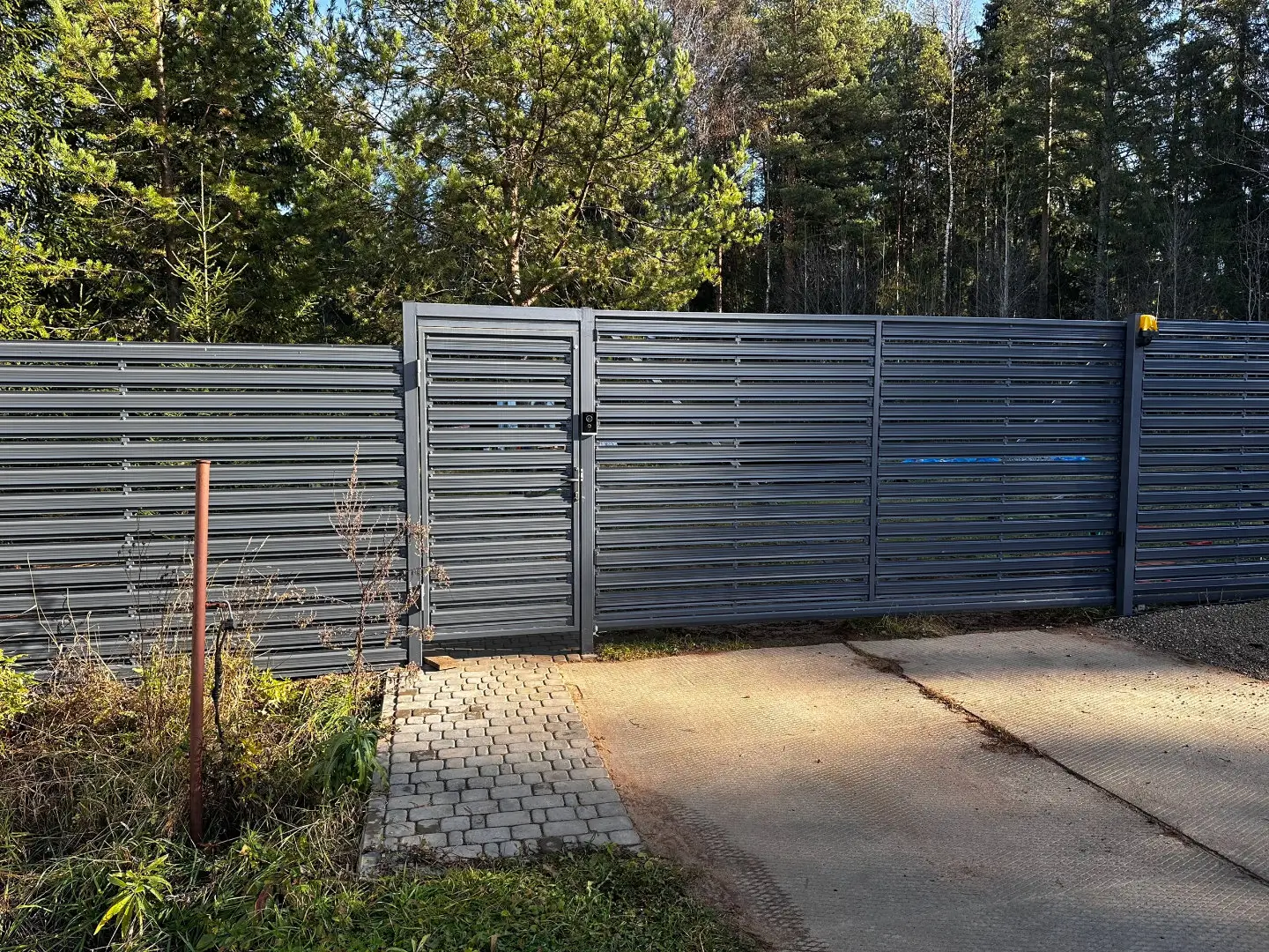 Забор-ранчо из евроштакетника 10м RAL7024 Серый Графит в Бежецке